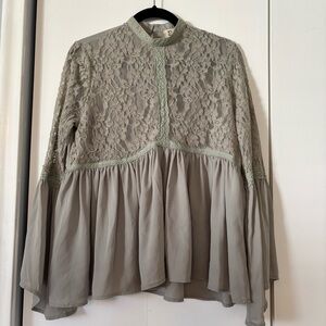 PPLA Women’s Gray Lace Blouse Bell Sleeve Romantic Top Size Medium